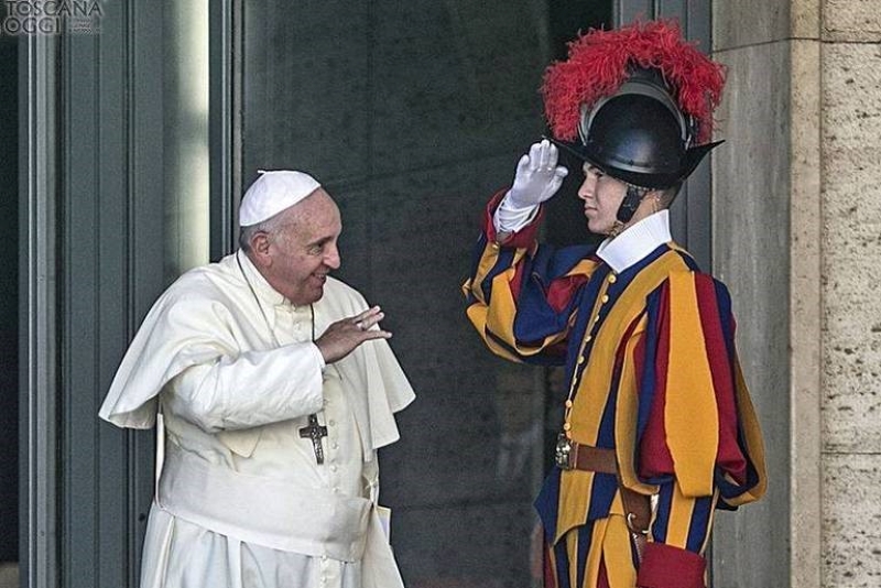 Papa Francesco Emette La Nuova Costituzione Del Vaticano